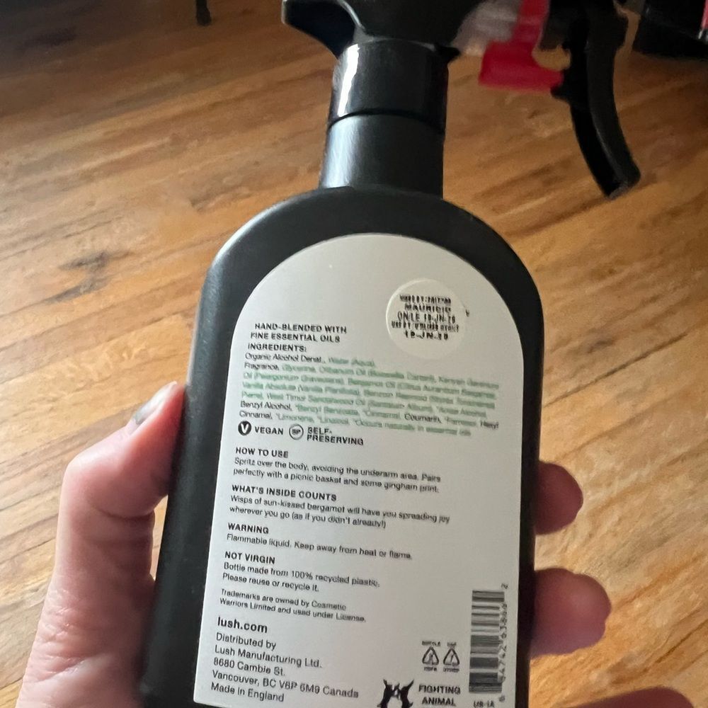 Lush Strawberry Feels Forever Body Spray - 6.7 Oz BRAND NEW - Picture 3 of 4